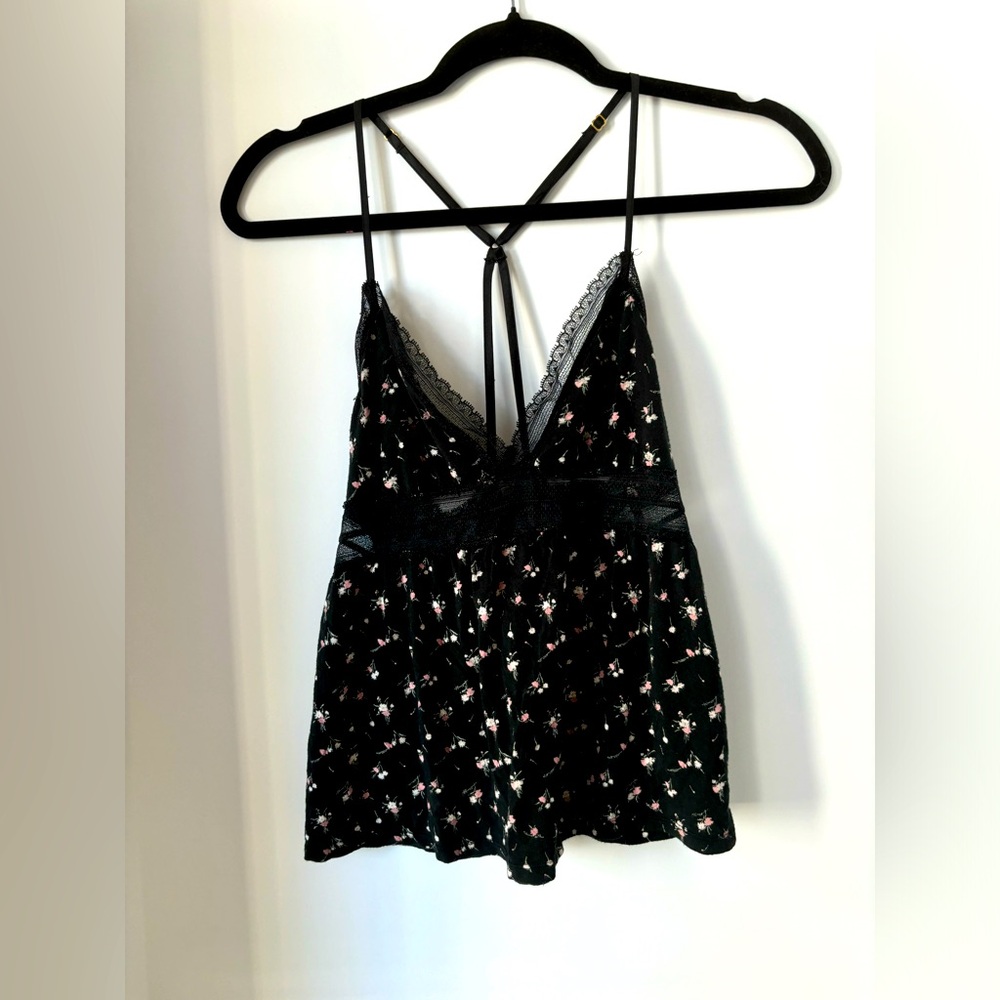 VICTORIA’S SECRET TANK TOP